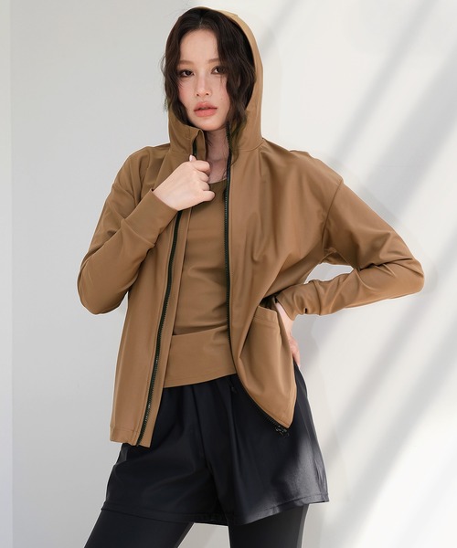 OSYAREVO（オシャレボ）の「水着 レディース 体型カバー ラッシュガード 紫外線カット率 99％以上 UPF50+ uvカット フィットネス 水陸両用 フードパーカー uvパーカー（ラッシュガード・レディース・アイボリー/グレイッシュベージュ/グレー/ブラウン/キャメル/モカ/ブラック・SMALL/MEDIUM/LARGE/X-LARGE/XX-LARGE）」の7枚目の写真