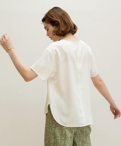 URBAN RESEARCH Sonny Label（アーバンリサーチサニーレーベル）の「リネン混クルーネックブラウスTシャツ（シャツ/ブラウス・レディース・オフホワイト/チャコールグレー/ピンク・FREE）」の7枚目の写真