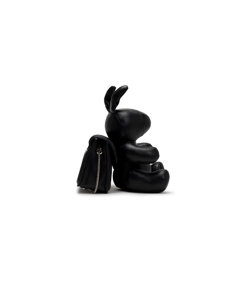 Maison MIHARA YASUHIRO（メゾンミハラヤスヒロ）の「"DOLLS" Rabbit Attached Chain MIni Bag（ショルダーバッグ・メンズ・ブラック・FREE）」の4枚目の写真