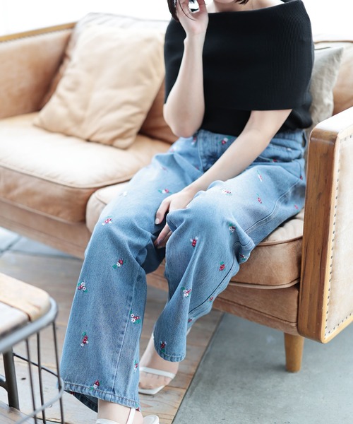 Ruwan yu(ルワンユー)の「小花刺繍ストレートデニムパンツ【大きいサイズ対応】(デニムパンツ・レディース・ブルー・L/LL/3L/4L)」の3枚目の写真