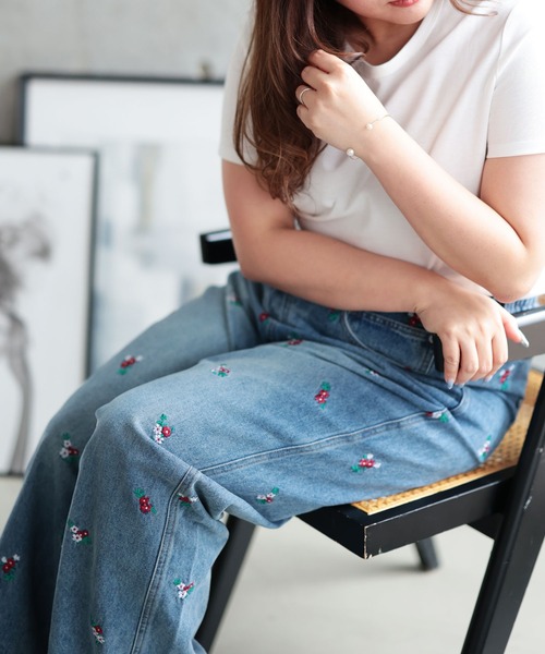 Ruwan yu(ルワンユー)の「小花刺繍ストレートデニムパンツ【大きいサイズ対応】(デニムパンツ・レディース・ブルー・L/LL/3L/4L)」の5枚目の写真