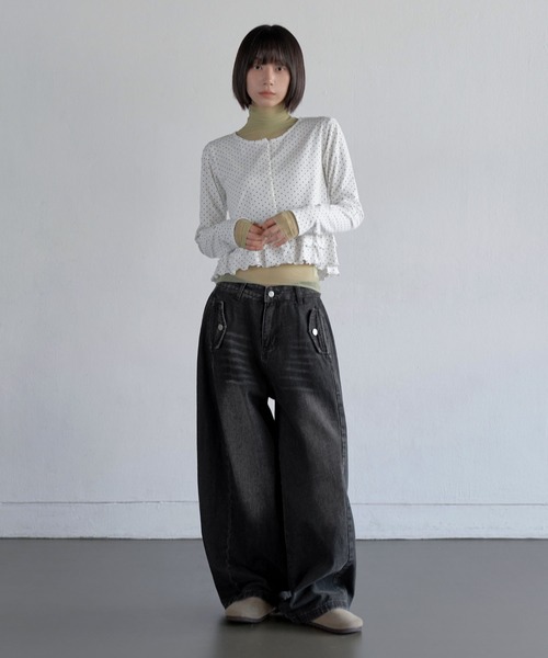UNE MANSION(ユヌマンション)の「ユニークボタンポケットバルーンシルエットワイドデニムパンツ(デニムパンツ・レディース・ブルー/ブラック・SMALL/LARGE/MEDIUM)」の5枚目の写真