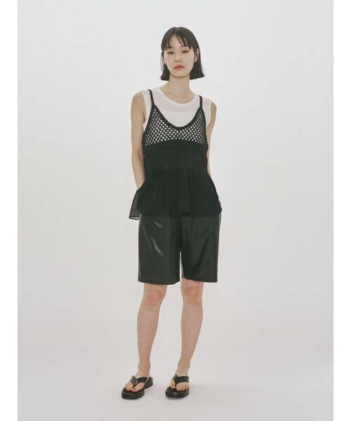 MIDIUMISOLID(ミディウミソリッド)の「MIDIUMISOLID for Ladies シンセティックレザーショートパンツ(その他パンツ・レディース・ブラック/ブラウン・38/36)」の2枚目の写真