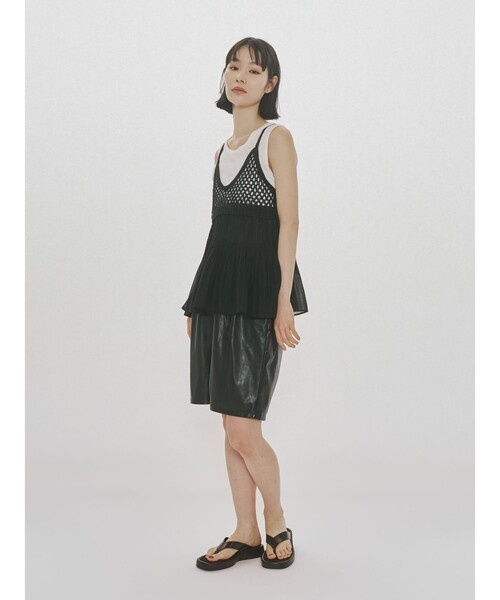 MIDIUMISOLID(ミディウミソリッド)の「MIDIUMISOLID for Ladies シンセティックレザーショートパンツ(その他パンツ・レディース・ブラック/ブラウン・38/36)」の6枚目の写真
