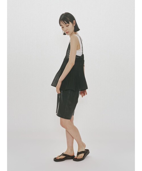 MIDIUMISOLID(ミディウミソリッド)の「MIDIUMISOLID for Ladies シンセティックレザーショートパンツ(その他パンツ・レディース・ブラック/ブラウン・38/36)」の19枚目の写真