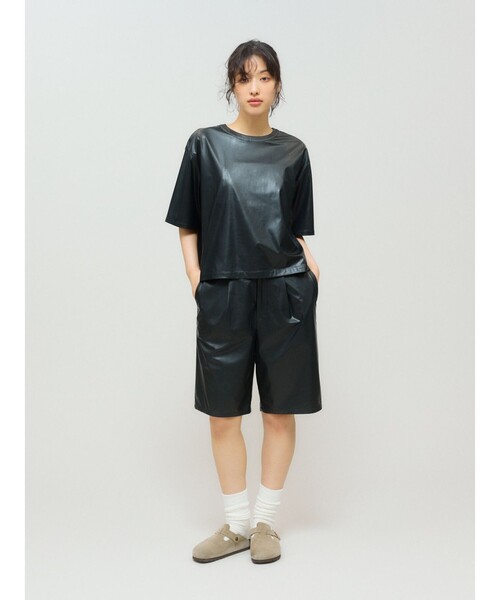 MIDIUMISOLID(ミディウミソリッド)の「MIDIUMISOLID for Ladies シンセティックレザーショートパンツ(その他パンツ・レディース・ブラック/ブラウン・38/36)」の21枚目の写真