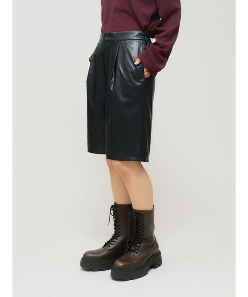 MIDIUMISOLID(ミディウミソリッド)の「MIDIUMISOLID for Ladies シンセティックレザーショートパンツ(その他パンツ・レディース・ブラック/ブラウン・38/36)」の14枚目の写真