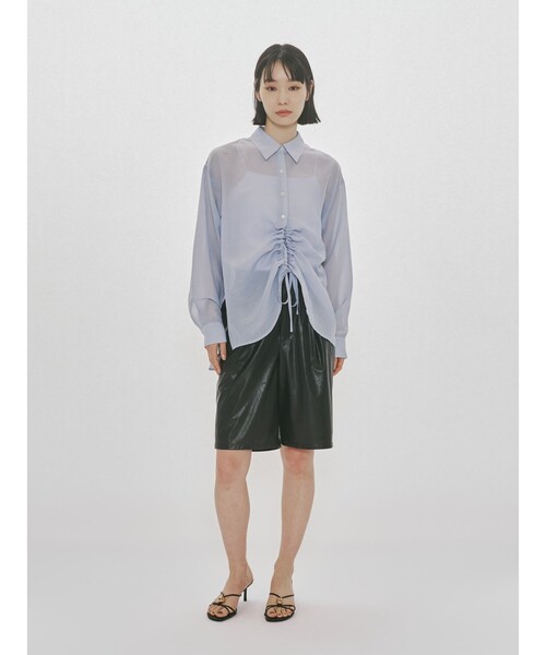 MIDIUMISOLID(ミディウミソリッド)の「MIDIUMISOLID for Ladies シンセティックレザーショートパンツ(その他パンツ・レディース・ブラック/ブラウン・38/36)」の17枚目の写真