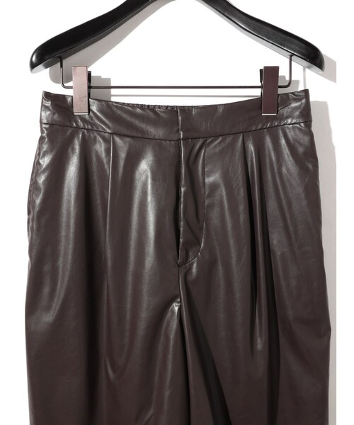 MIDIUMISOLID(ミディウミソリッド)の「MIDIUMISOLID for Ladies シンセティックレザーショートパンツ(その他パンツ・レディース・ブラック/ブラウン・38/36)」の7枚目の写真