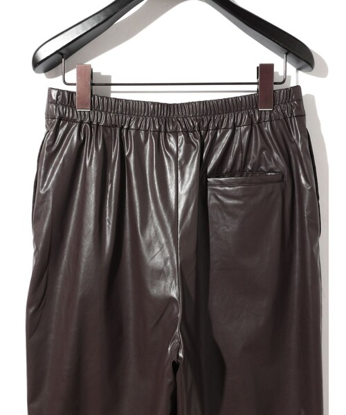MIDIUMISOLID(ミディウミソリッド)の「MIDIUMISOLID for Ladies シンセティックレザーショートパンツ(その他パンツ・レディース・ブラック/ブラウン・38/36)」の12枚目の写真