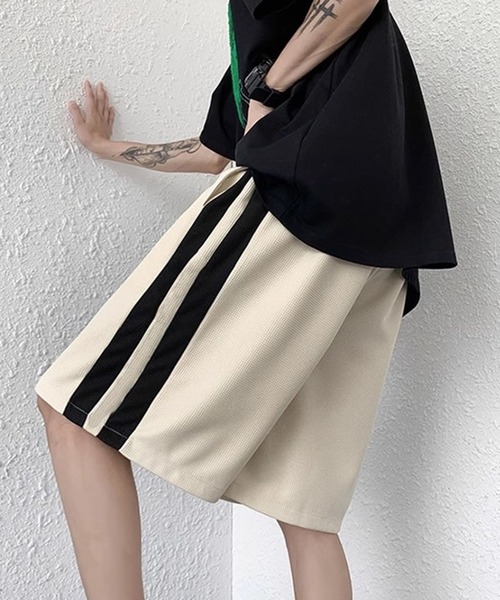 THE HITSS(ヒッツ)の「サイドライン ワッフル ハーフパンツ(トラックパンツ)(その他パンツ・メンズ・ブラック/アイボリー・M/L)」の2枚目の写真