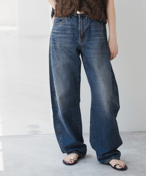 Spick & Span（スピックアンドスパン）の「《一部店舗+WEB限定》LEVI'S/リーバイス BAGGY DAD BARREL（デニムパンツ・レディース・エメラルドブルー/ブラック系その他・27/26/25）」の2枚目の写真