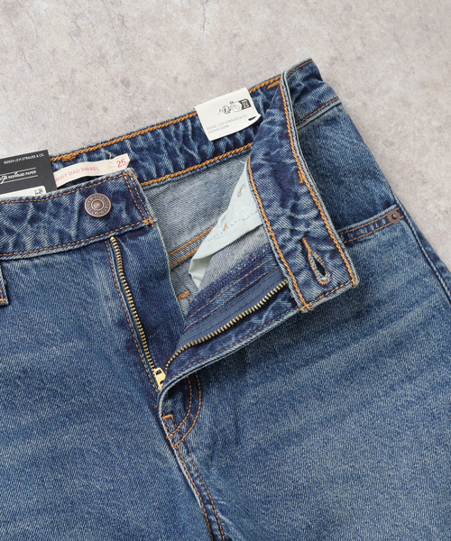 Spick & Span（スピックアンドスパン）の「《一部店舗+WEB限定》LEVI'S/リーバイス BAGGY DAD BARREL（デニムパンツ・レディース・エメラルドブルー/ブラック系その他・27/26/25）」の18枚目の写真