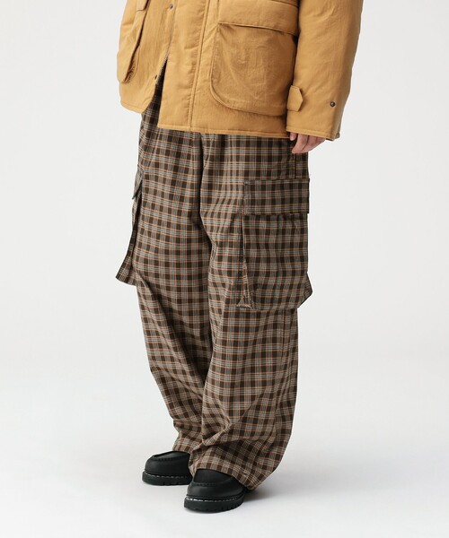 BEAMS（ビームス）の「ワイドストレート チェック カーゴ パンツ