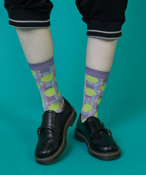 FRAPBOIS(フラボア)の「チェックオンドットソックス(ソックス/靴下・レディース・ブラック/パープル/レッド・FREE)」の2枚目の写真