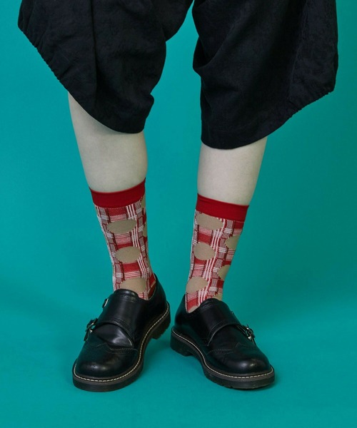 FRAPBOIS(フラボア)の「チェックオンドットソックス(ソックス/靴下・レディース・ブラック/パープル/レッド・FREE)」の3枚目の写真