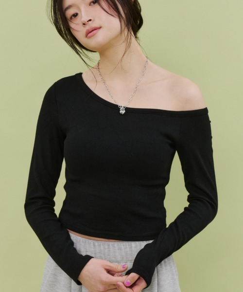 bita.（ビタ）の「ワンショルダーカップ付きロンＴ（Tシャツ/カットソー・レディース・ベージュ/ブラック/ホワイト/ブルー・FREE）」の3枚目の写真