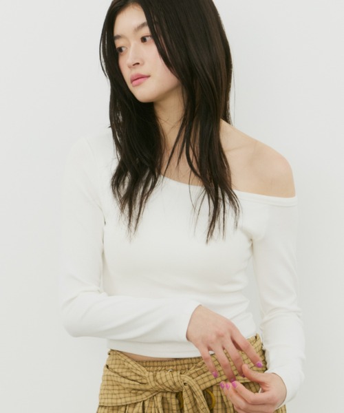 bita.（ビタ）の「ワンショルダーカップ付きロンＴ（Tシャツ/カットソー・レディース・ベージュ/ブラック/ホワイト/ブルー・FREE）」の18枚目の写真