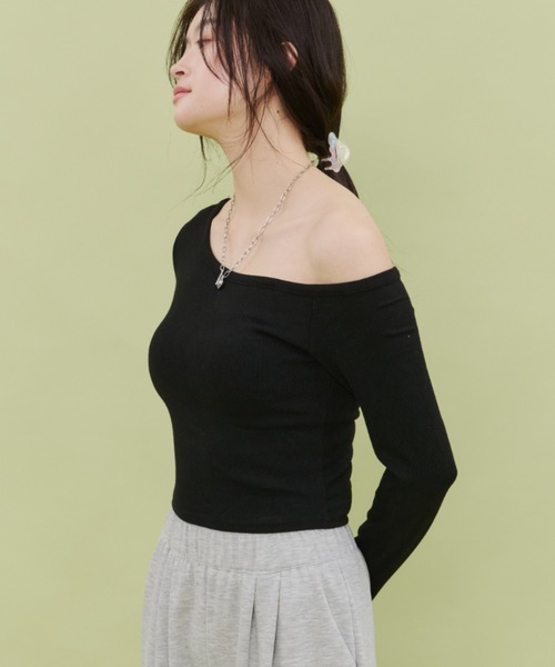 bita.（ビタ）の「ワンショルダーカップ付きロンＴ（Tシャツ/カットソー・レディース・ベージュ/ブラック/ホワイト/ブルー・FREE）」の12枚目の写真