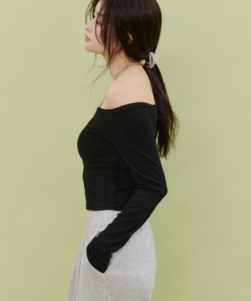 bita.（ビタ）の「ワンショルダーカップ付きロンＴ（Tシャツ/カットソー・レディース・ベージュ/ブラック/ホワイト/ブルー・FREE）」の16枚目の写真