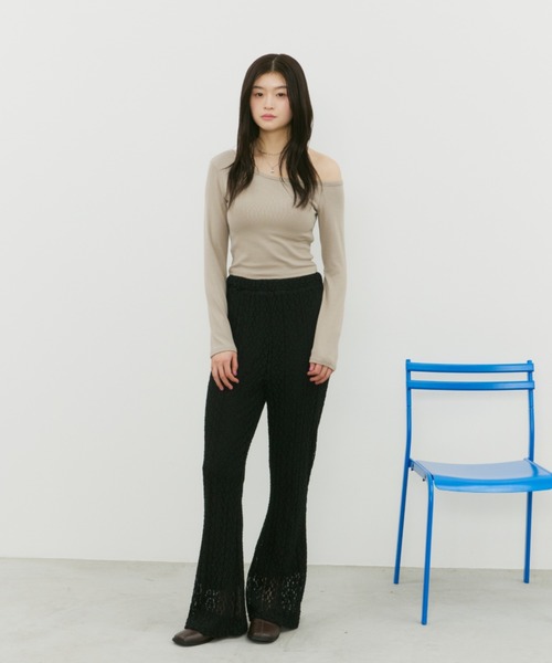 bita.（ビタ）の「ワンショルダーカップ付きロンＴ（Tシャツ/カットソー・レディース・ベージュ/ブラック/ホワイト/ブルー・FREE）」の19枚目の写真