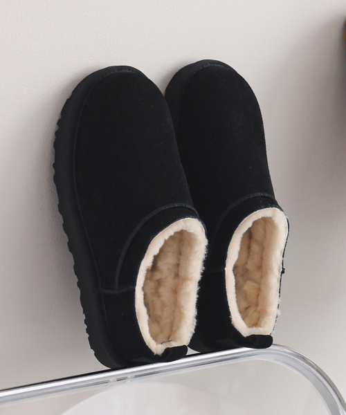 UGG（アグ）の「UGG/アグ W CLASSIC MICRO 1173891（その他シューズ・レディース・ブラック/キャメル・23cm/24cm/25cm）」の2枚目の写真