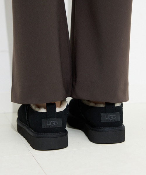 UGG（アグ）の「UGG/アグ W CLASSIC MICRO 1173891（その他シューズ・レディース・ブラック/キャメル・23cm/24cm/25cm）」の6枚目の写真