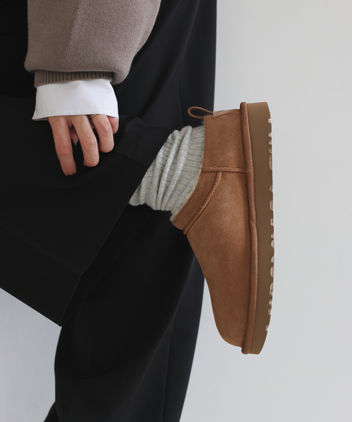 UGG（アグ）の「UGG/アグ W CLASSIC MICRO 1173891（その他シューズ・レディース・ブラック/キャメル・23cm/24cm/25cm）」の9枚目の写真