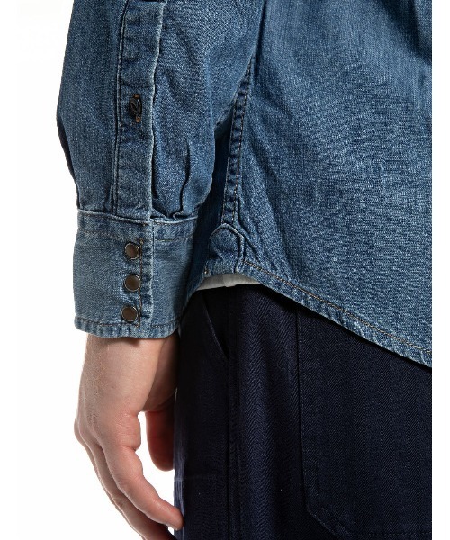 REPLAY（リプレイ）の「ウエスタンデニムシャツ（シャツ/ブラウス・メンズ・ブルー・LARGE/MEDIUM/SMALL）」の2枚目の写真