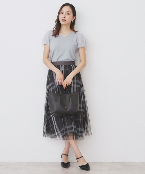 index(インデックス)の「《6色展開》フェザーパフスリーブVネックニット【洗濯機洗い可】(ニット/セーター・レディース・ピンク系その他/ブラウン系その他/オフホワイト/サックスブルー/グリーン系5/チャコール・00)」の16枚目の写真