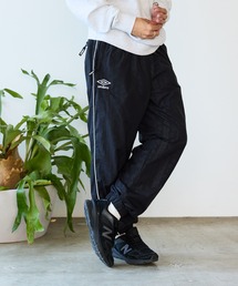 ☆希少☆ アンブロ　ナイロン　トラックパンツ　刺繍ロゴ　柏レイソル　日本製 ☆希少☆ アンブロ ナイロン トラックパンツ 刺繍ロゴ 柏