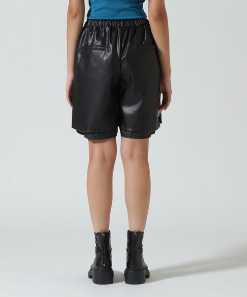ANNA SUI NYC（アナ スイ エヌ ワイ シー）の「ANNA SUI NYC/アナ スイ エヌワイシー/PUレザーハーフパンツ（その他パンツ・レディース・ブラック/ホワイト・F）」の19枚目の写真