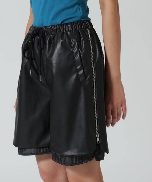 ANNA SUI NYC（アナ スイ エヌ ワイ シー）の「ANNA SUI NYC/アナ スイ エヌワイシー/PUレザーハーフパンツ（その他パンツ・レディース・ブラック/ホワイト・F）」の22枚目の写真