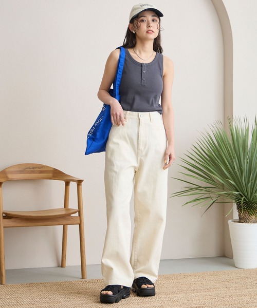 THE CRAFT CREW PRODUCTS(ザクラフトクループロダクツ)の「【サステナブル】クイックドライ ワイドストレートデニムパンツ【THE CRAFT CREW PRODUCTS】(デニムパンツ・レディース・ブラック系/インディゴブルー/ブラック/ブルー/ワンウォッシュ/アイボリー/ブラウン/サックスブルー・L/M/S)」の20枚目の写真