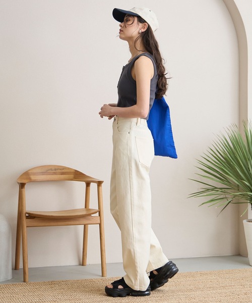 THE CRAFT CREW PRODUCTS(ザクラフトクループロダクツ)の「【サステナブル】クイックドライ ワイドストレートデニムパンツ【THE CRAFT CREW PRODUCTS】(デニムパンツ・レディース・ブラック系/インディゴブルー/ブラック/ブルー/ワンウォッシュ/アイボリー/ブラウン/サックスブルー・L/M/S)」の21枚目の写真