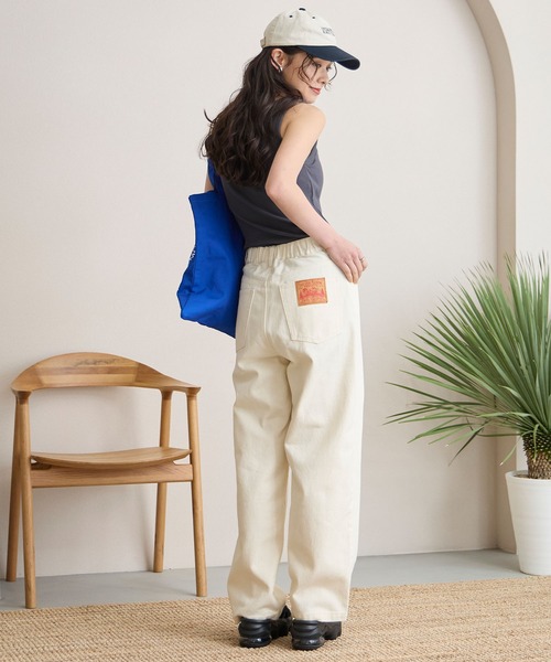 THE CRAFT CREW PRODUCTS(ザクラフトクループロダクツ)の「【サステナブル】クイックドライ ワイドストレートデニムパンツ【THE CRAFT CREW PRODUCTS】(デニムパンツ・レディース・ブラック系/インディゴブルー/ブラック/ブルー/ワンウォッシュ/アイボリー/ブラウン/サックスブルー・L/M/S)」の22枚目の写真