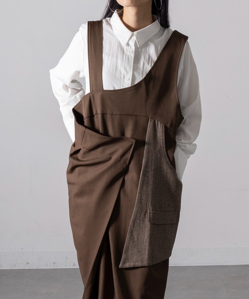MAGASIN DE MODE Onjna(マガジンデモードオンジェナ )の「【MAGASIN DE MODE Onjna】アシメショルダーラップワンピース オールインワン trc(ワンピース・レディース・グレー/ブラック/ブラウン・FREE)」の12枚目の写真