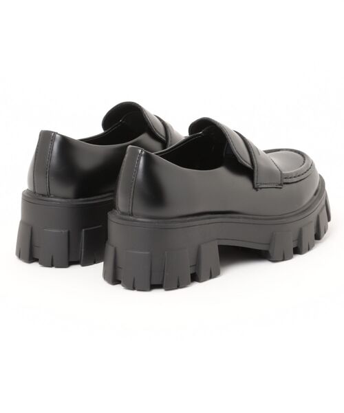 Round About(Bridget Birkin)(ラウンド アバウト)の「【Round About】ラギットソールローファー(451603)(ローファー・レディース・ブラック・36/37/38/39)」の2枚目の写真