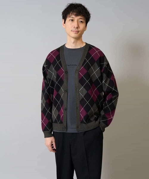 a.v.v（アーヴェヴェ）の「【洗濯機で洗える】アーガイルジャカードニットカーディガン（カーディガン/ボレロ・メンズ・チャコールグレー/ネイビー・46/48）」の21枚目の写真