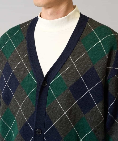 a.v.v（アーヴェヴェ）の「【洗濯機で洗える】アーガイルジャカードニットカーディガン（カーディガン/ボレロ・メンズ・チャコールグレー/ネイビー・46/48）」の15枚目の写真