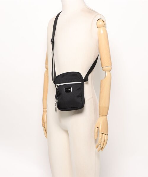 PAUL & JOE ACCESSOIRES(ポールアンドジョーアクセソワ)の「ポール & ジョー アクセソワ ミニショルダーバッグ < プレートメタル>(ショルダーバッグ・レディース・ブラック・FREE)」の10枚目の写真