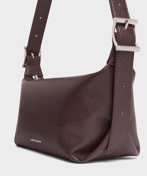 CHARLES & KEITH(チャールズ & キース)の「Zora ゾラ バックルストラップスラウチーショルダーバッグ(ショルダーバッグ・レディース・スミクロ/パープル系その他3・S)」の3枚目の写真