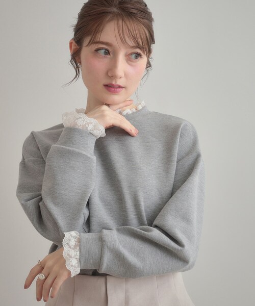 couture brooch（クチュールブローチ）の「【大人可愛い・きれいめ】フリルデザインダンボールプルオーバー（Tシャツ/カットソー・レディース・ライトグレー/ブラック・40/38/42/36）」の6枚目の写真