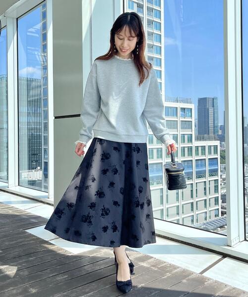 couture brooch（クチュールブローチ）の「【大人可愛い・きれいめ】フリルデザインダンボールプルオーバー（Tシャツ/カットソー・レディース・ライトグレー/ブラック・40/38/42/36）」の9枚目の写真