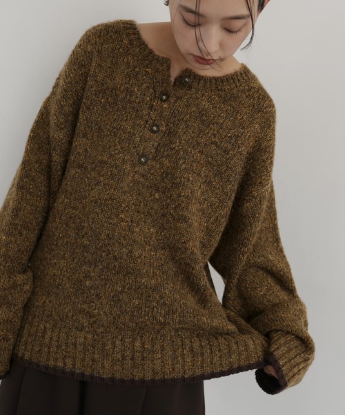 hellam(へラム)の「バイカラーヘンリーネックミックスニット(ニット/セーター・レディース・レッド/ブラウン/ブルー/チャコール・FREE)」の21枚目の写真