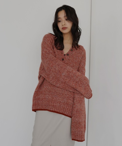 hellam(へラム)の「バイカラーヘンリーネックミックスニット(ニット/セーター・レディース・レッド/ブラウン/ブルー/チャコール・FREE)」の11枚目の写真