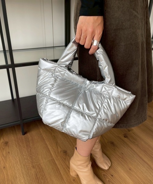 AMAIL（アマイル）の「Quilted Bag（ハンドバッグ・レディース・ブラック/シルバー・FREE）」の2枚目の写真