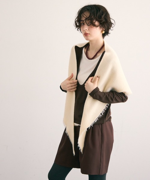 Trish（トリッシュ）の「フリンジトライアングルマフラー（ストール/ショール・レディース・グレー/アイボリー/ブラック・FREE）」の6枚目の写真