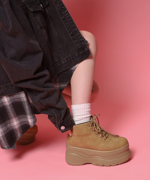 cs T&P(シーエスティーアンドピー)の「厚底ハイカットスニーカー(スニーカー・レディース・ベージュ/ダークブラウン/ブラック・S/M/L/LL)」の3枚目の写真