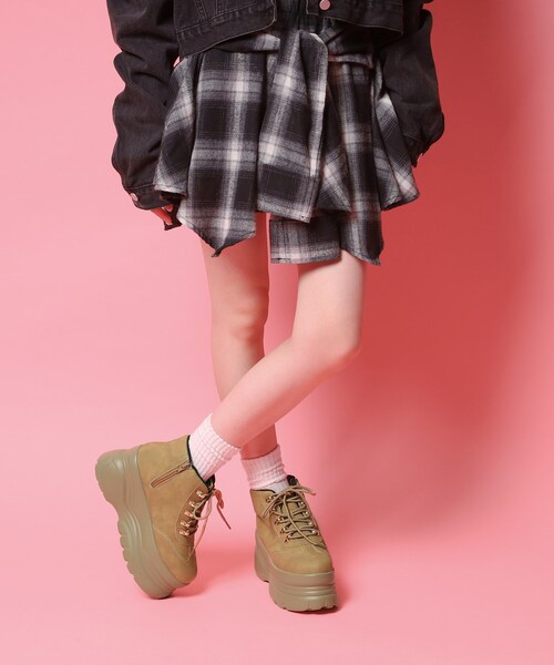 cs T&P(シーエスティーアンドピー)の「厚底ハイカットスニーカー(スニーカー・レディース・ベージュ/ダークブラウン/ブラック・S/M/L/LL)」の11枚目の写真